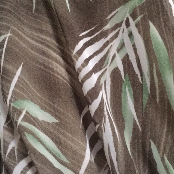 Palm Leaf Romper - Picture 5 of 5